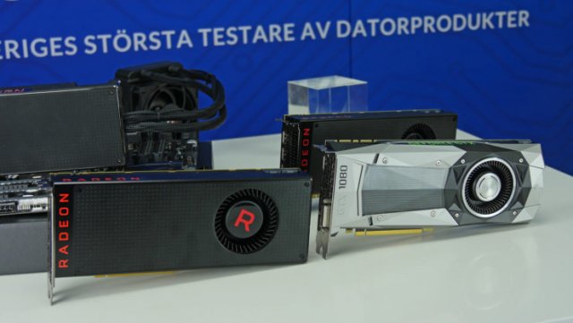 Radeon-RX-Vega-unboxing2-740x417.thumb.jpg.67fac3ea1279367bb72ca52950ae23e1.jpg